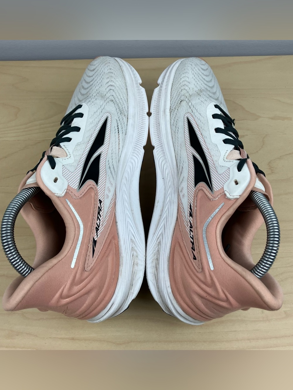 Altra Women’s Size 9.0 Torin 6 White & Pink Athletic Running Shoes - Picture 7 of 12